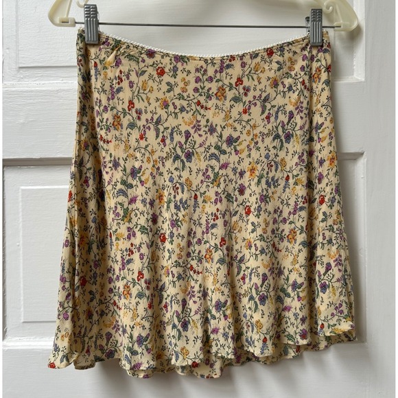 Reformation Brandy Mini Skirt in Yellow Floral Georgette Size Large - Picture 6 of 10